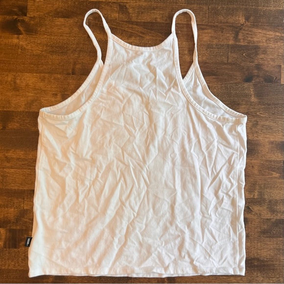 Van’s floral white with daisy’s women’s thin halter-back medium crop top - Picture 4 of 4